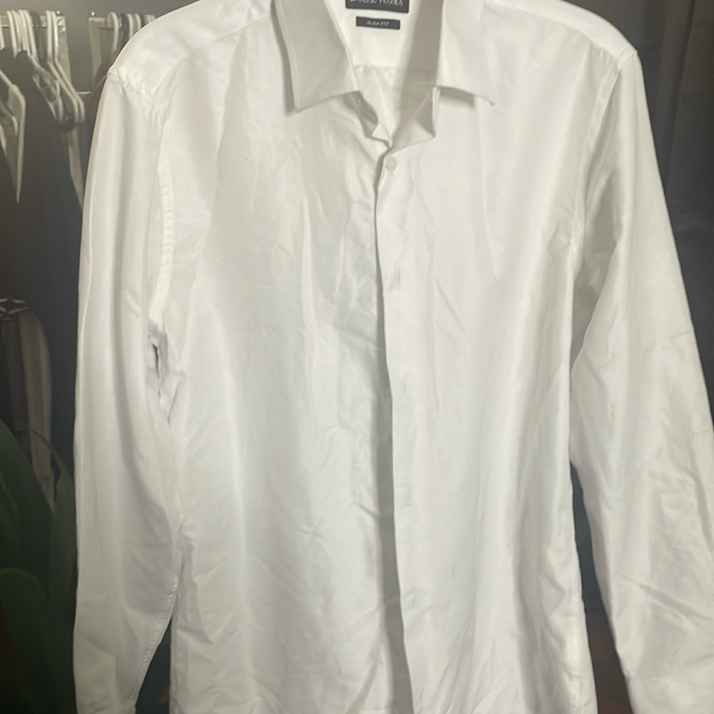 White dress shirt